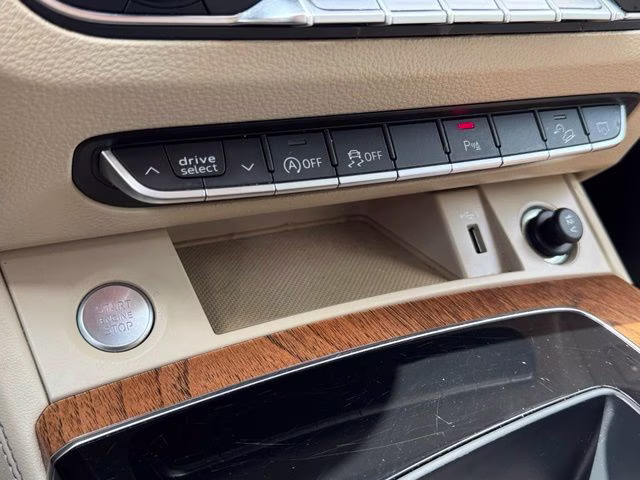 2022 Glacier White Metallic Audi Q5 45 S line Premium AWD SUV