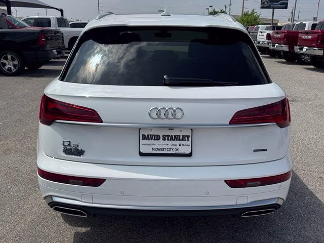 2022 Glacier White Metallic Audi Q5 45 S line Premium AWD SUV