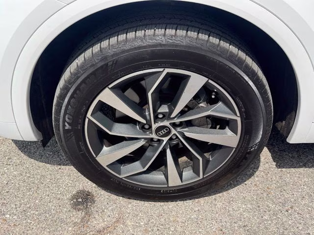 2022 Glacier White Metallic Audi Q5 45 S line Premium AWD SUV