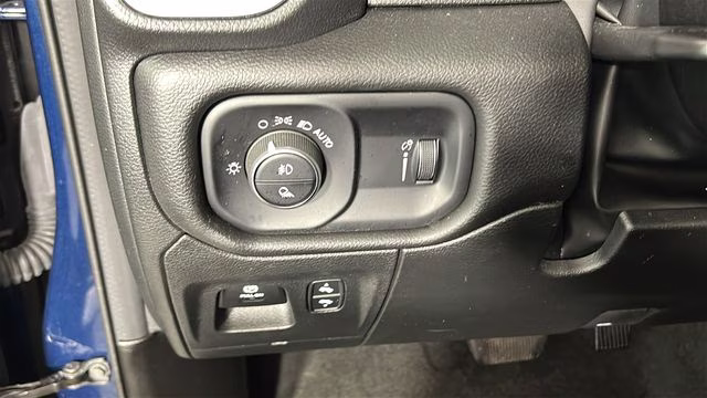 2024 Patriot Blue Pearlcoat Ram 1500 Big Horn/Lone Star 4X4 Truck