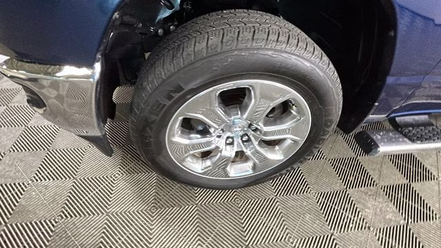 2024 Patriot Blue Pearlcoat Ram 1500 Big Horn/Lone Star 4X4 Truck