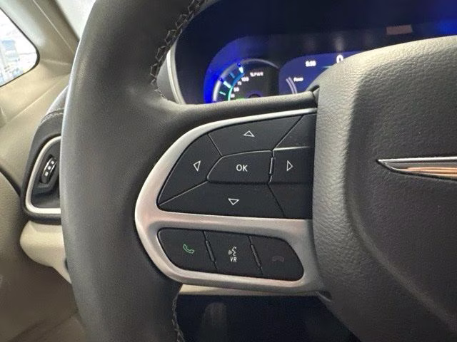 2024 Diamond Black Crystal Pearlcoat Chrysler Pacifica Hybrid Select FWD Van