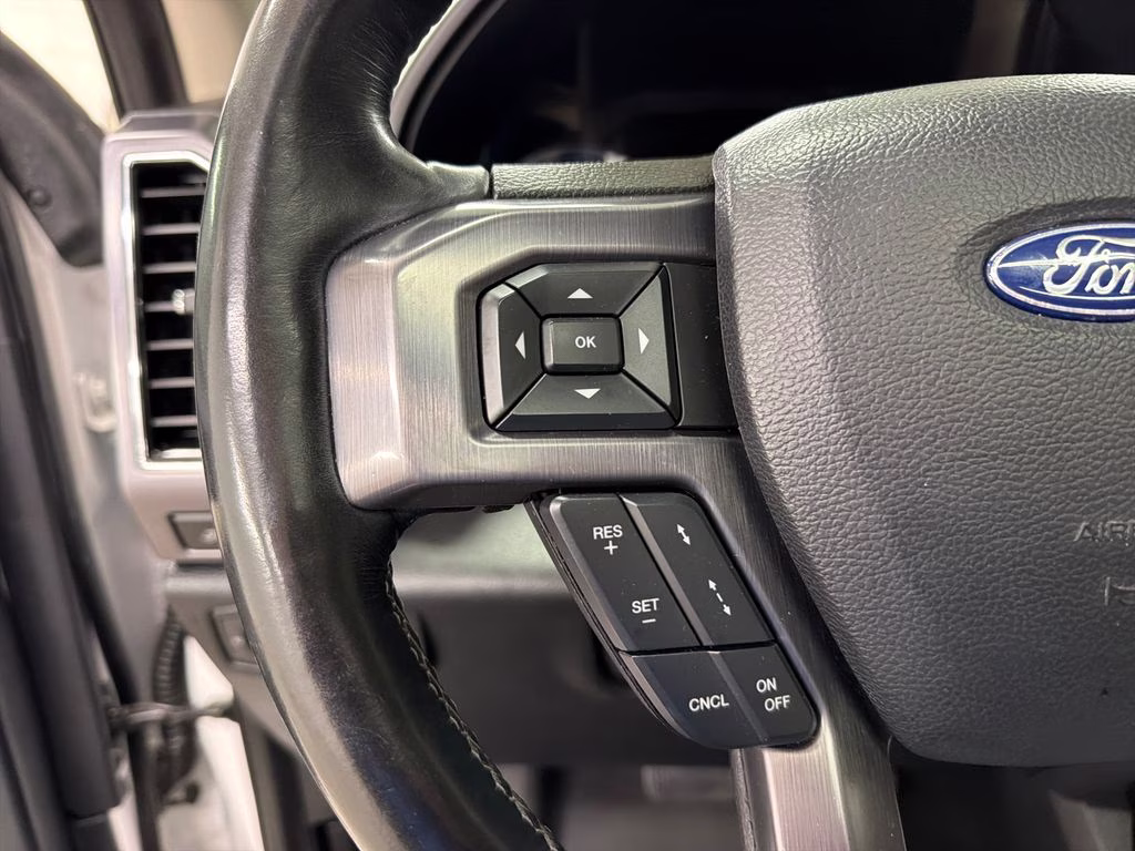 2019 White Platinum Clearcoat Metallic Ford Expedition Platinum RWD SUV