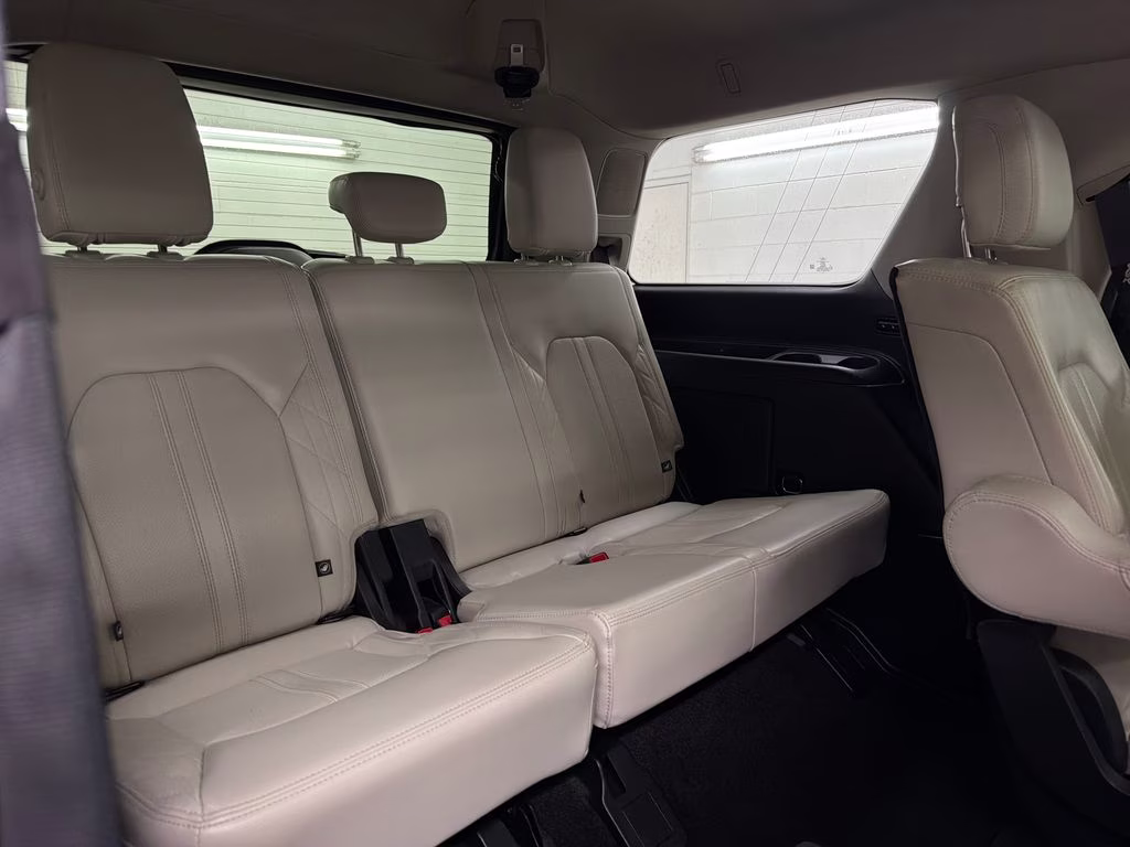 2019 White Platinum Clearcoat Metallic Ford Expedition Platinum RWD SUV