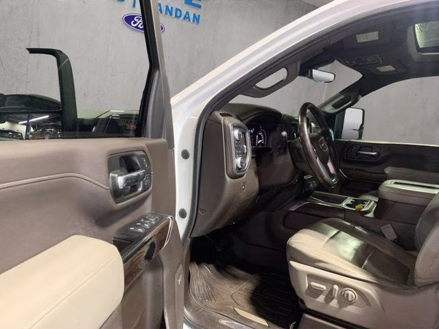 2020 White GMC Sierra 2500HD SLT 4X4 Truck