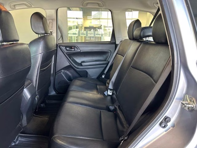 2018 Ice Silver Metallic Subaru Forester 2.5i AWD SUV