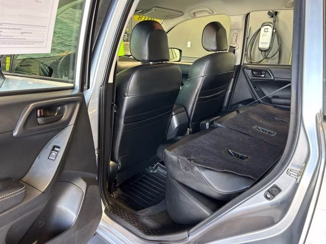 2018 Ice Silver Metallic Subaru Forester 2.5i AWD SUV
