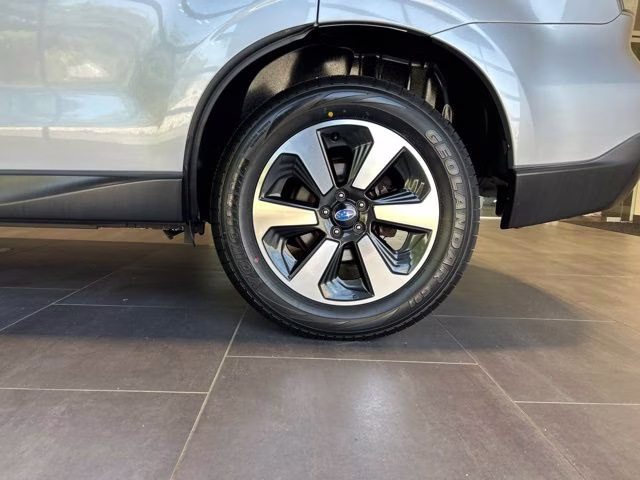 2018 Ice Silver Metallic Subaru Forester 2.5i AWD SUV