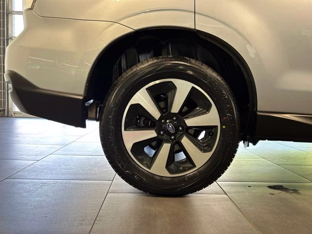 2018 Ice Silver Metallic Subaru Forester 2.5i AWD SUV