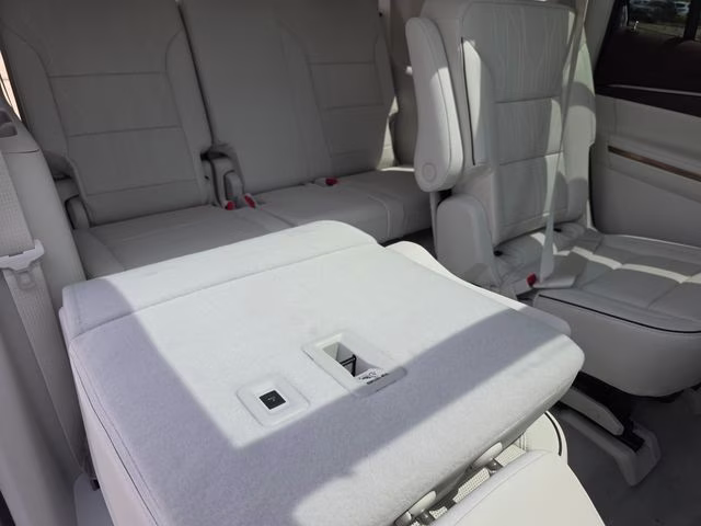 2026 Iridescent White Tricoat Buick Enclave Avenir FWD SUV
