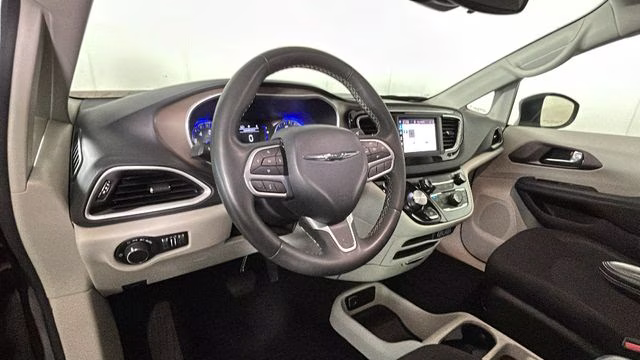 2023 Brilliant Black Crystal Pearlcoat Chrysler Voyager LX FWD Van