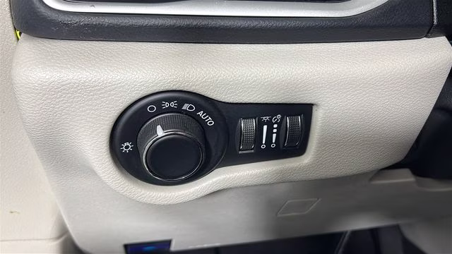 2023 Brilliant Black Crystal Pearlcoat Chrysler Voyager LX FWD Van