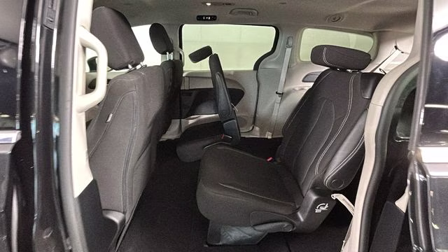2023 Brilliant Black Crystal Pearlcoat Chrysler Voyager LX FWD Van