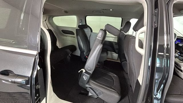 2023 Brilliant Black Crystal Pearlcoat Chrysler Voyager LX FWD Van