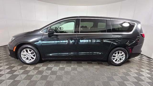 2023 Brilliant Black Crystal Pearlcoat Chrysler Voyager LX FWD Van