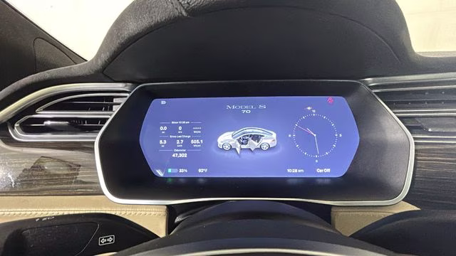 2015 Titanium Metallic Tesla Model S 70D RWD Hatchback