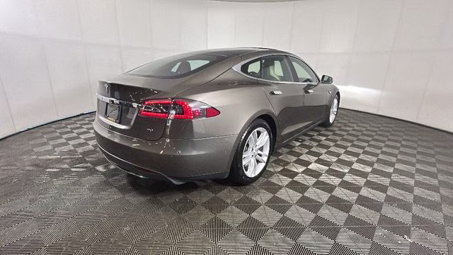2015 Titanium Metallic Tesla Model S 70D RWD Hatchback