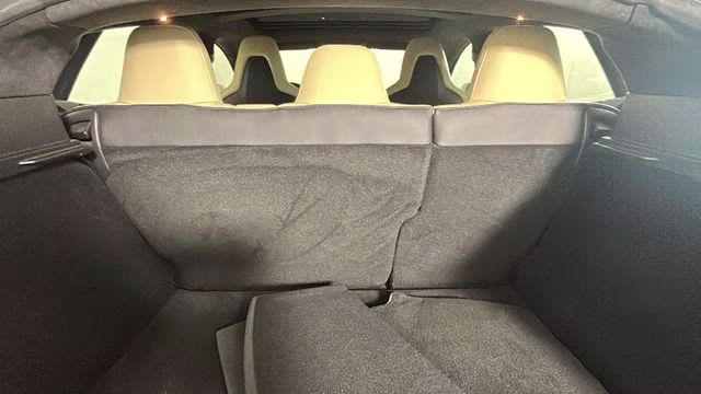 2015 Titanium Metallic Tesla Model S 70D RWD Hatchback