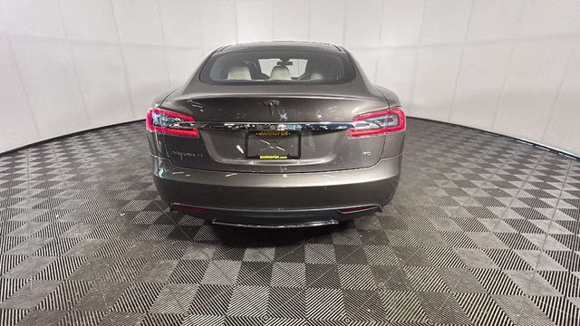 2015 Titanium Metallic Tesla Model S 70D RWD Hatchback