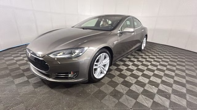2015 Titanium Metallic Tesla Model S 70D RWD Hatchback