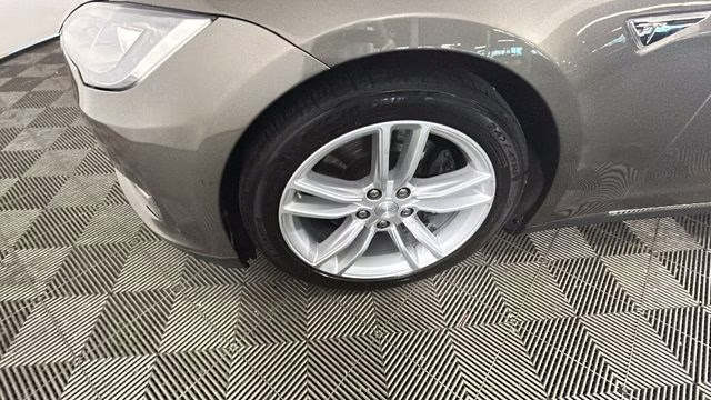 2015 Titanium Metallic Tesla Model S 70D RWD Hatchback