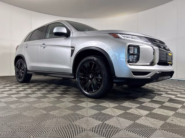 2023 Labrador Black Pearl Mitsubishi Outlander Sport 2.0 LE 4X4 SUV
