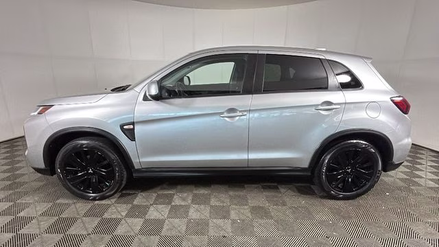 2023 Labrador Black Pearl Mitsubishi Outlander Sport 2.0 LE 4X4 SUV