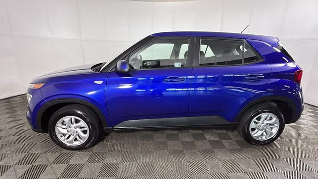 2025 Intense Blue Hyundai Venue SE FWD SUV