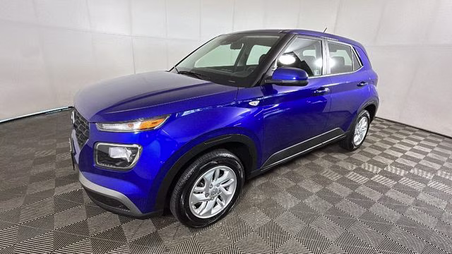 2025 Intense Blue Hyundai Venue SE FWD SUV