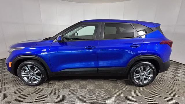 2023 Neptune Blue Kia Seltos LX AWD SUV
