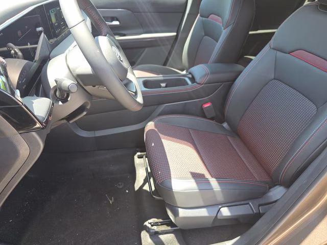 2026 Canyon Bronze Metallic Nissan Kicks SR AWD SUV