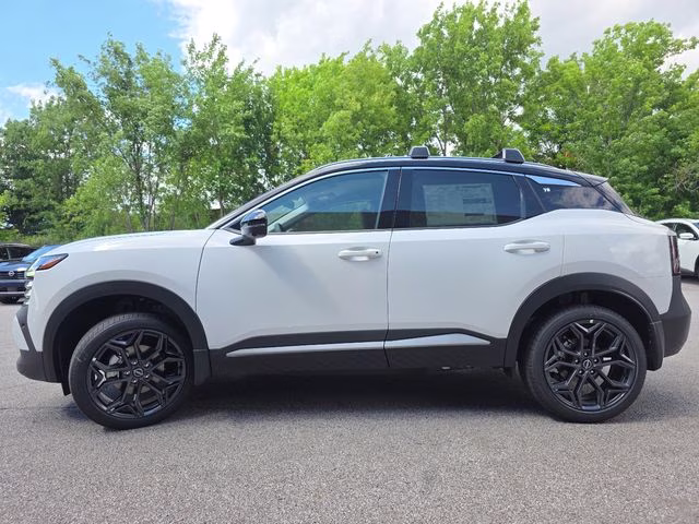 2026 Aspen White/Super Black Nissan Kicks SR AWD SUV