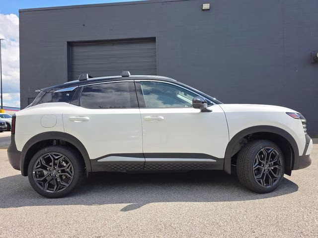2026 Aspen White/Super Black Nissan Kicks SR AWD SUV