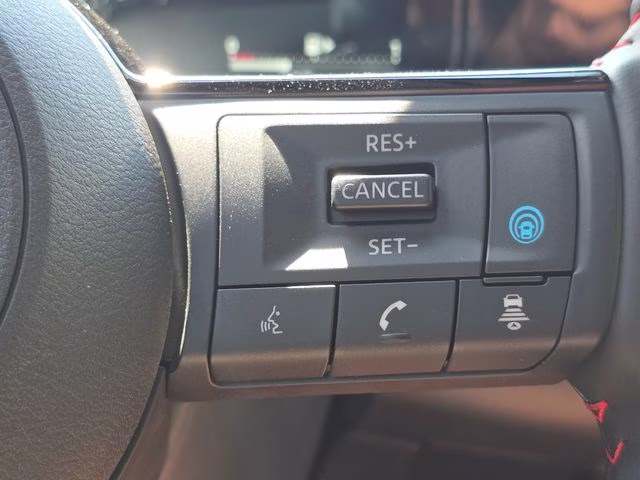 2026 Aspen White/Super Black Nissan Kicks SR AWD SUV
