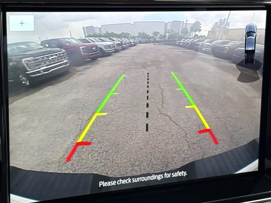 2022 Star White Metallic Tri-Coat Ford Super Duty F-250 SRW Lariat 4X4 Truck