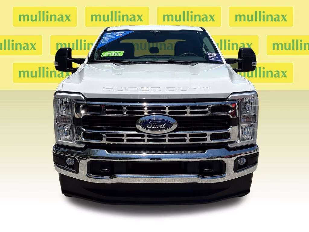 2025 Oxford White Ford Super Duty F-250 SRW XLT 4X4 Truck