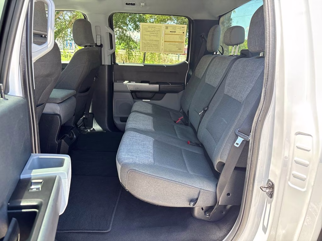 2025 Oxford White Ford Super Duty F-250 SRW XLT 4X4 Truck
