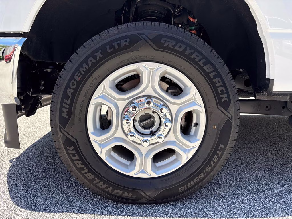 2025 Oxford White Ford Super Duty F-250 SRW XLT 4X4 Truck