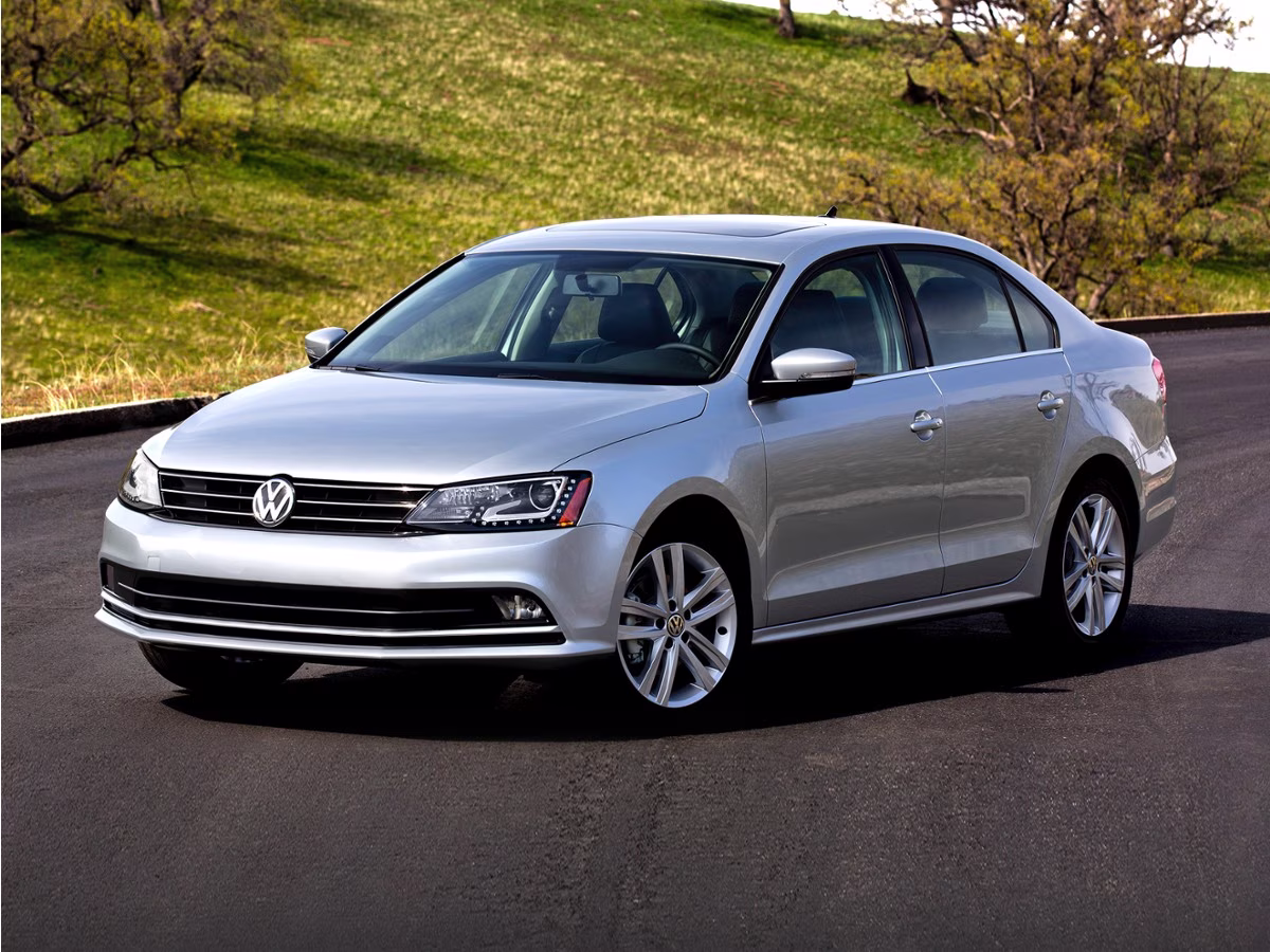2016 Pure White Volkswagen Jetta 1.8T Sport FWD Sedan