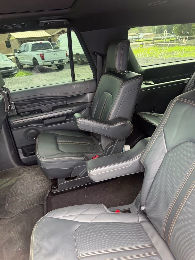 2023 Black Metallic Ford Expedition Max Platinum RWD SUV