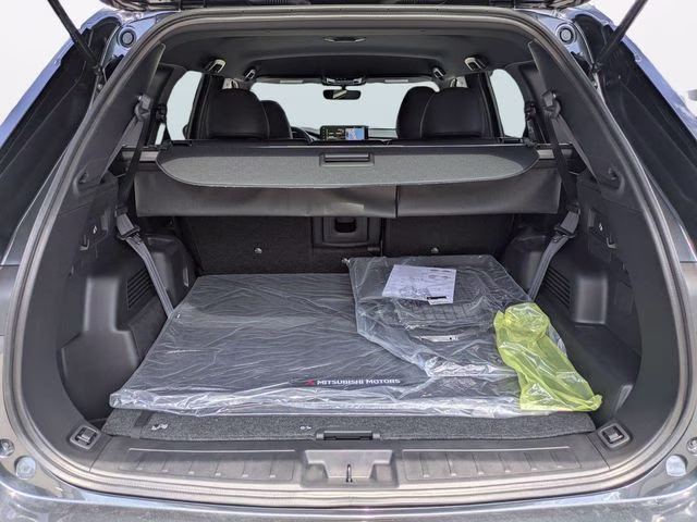 2026 Graphite Gray Mitsubishi Outlander LE FWD SUV