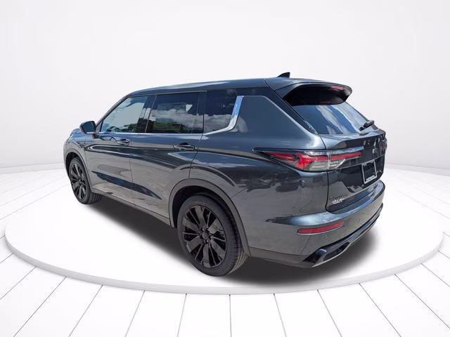 2026 Graphite Gray Mitsubishi Outlander LE FWD SUV