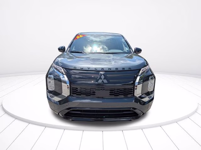 2026 Graphite Gray Mitsubishi Outlander LE FWD SUV