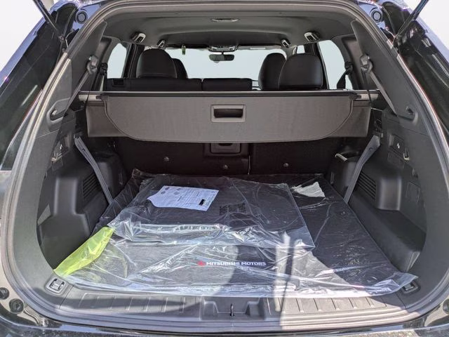 2026 Black Diamond Mitsubishi Outlander LE FWD SUV