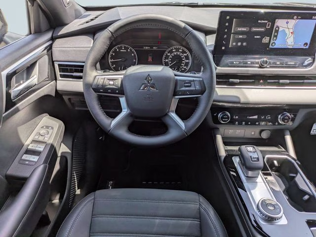 2026 Black Diamond Mitsubishi Outlander LE FWD SUV