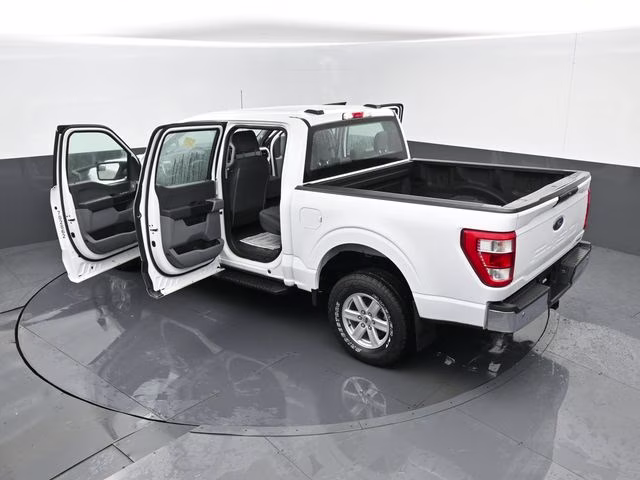 2021 Oxford White Ford F-150 XL 4X4 Truck