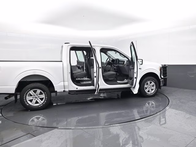 2021 Oxford White Ford F-150 XL 4X4 Truck