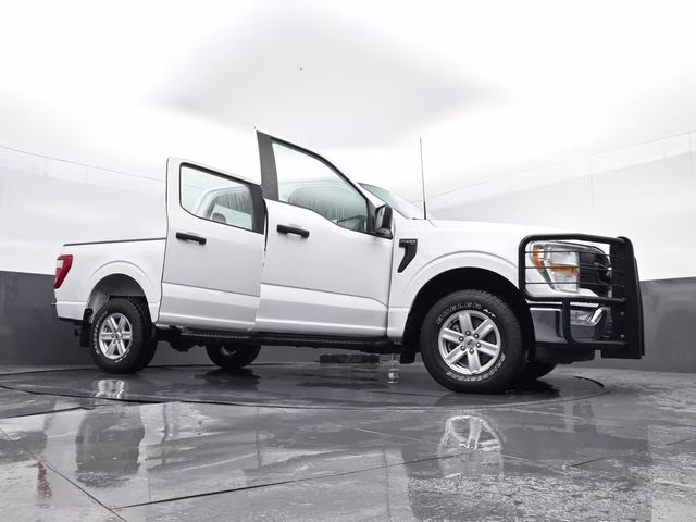 2021 Oxford White Ford F-150 XL 4X4 Truck