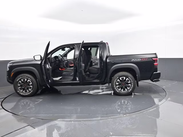 2024 Super Black Nissan Frontier PRO-4X 4X4 Truck