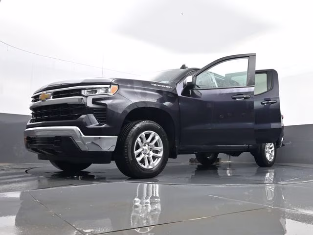 2024 Dark Ash Metallic Chevrolet Silverado 1500 LT 4X4 Truck